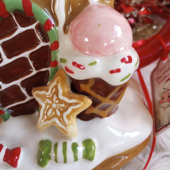 Blue Sky 2021 Christmas Gingerbread Candy House Teapot - Picture 4 of 14